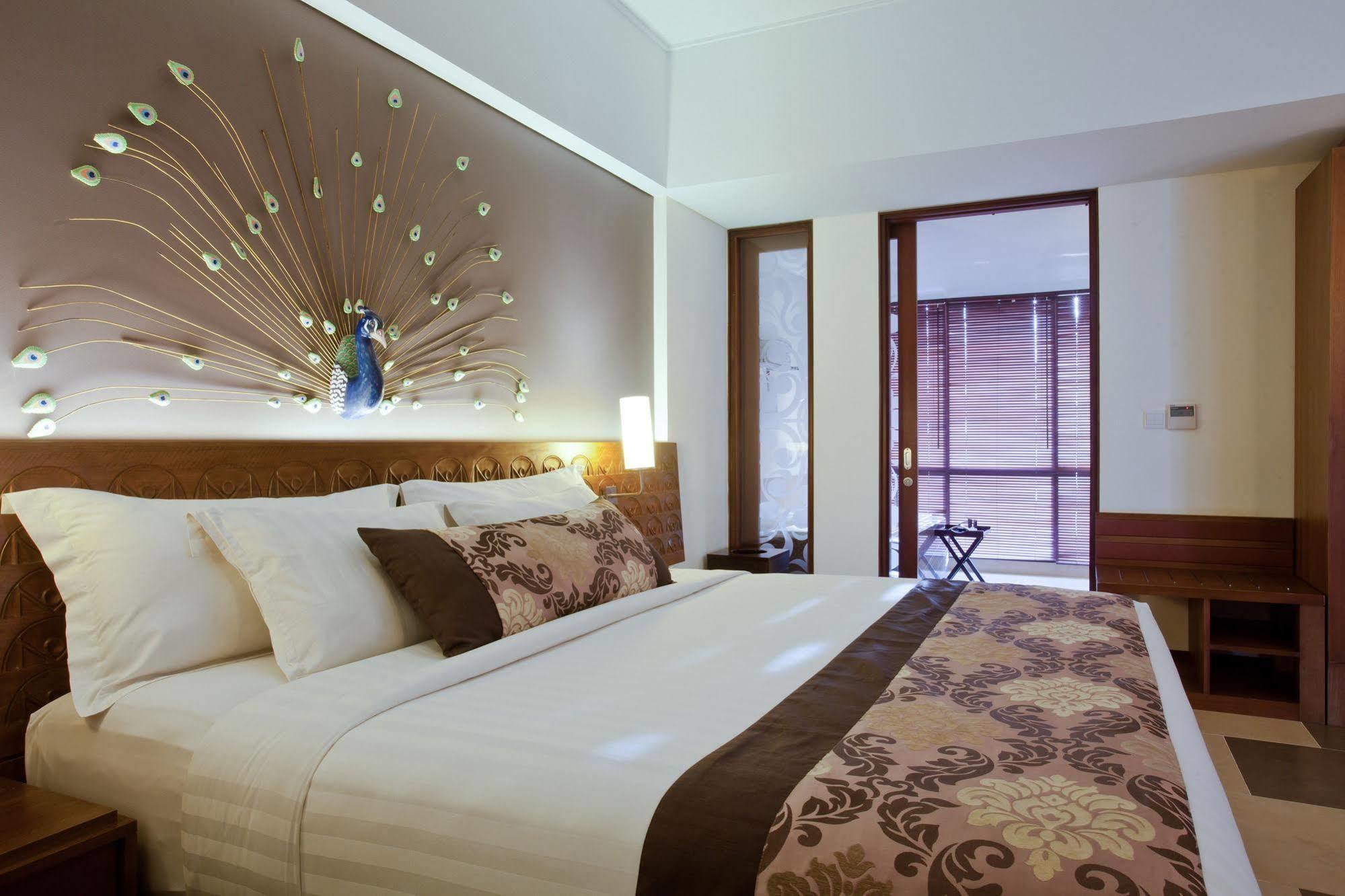 Sun Island & Kuta Hotel 4*