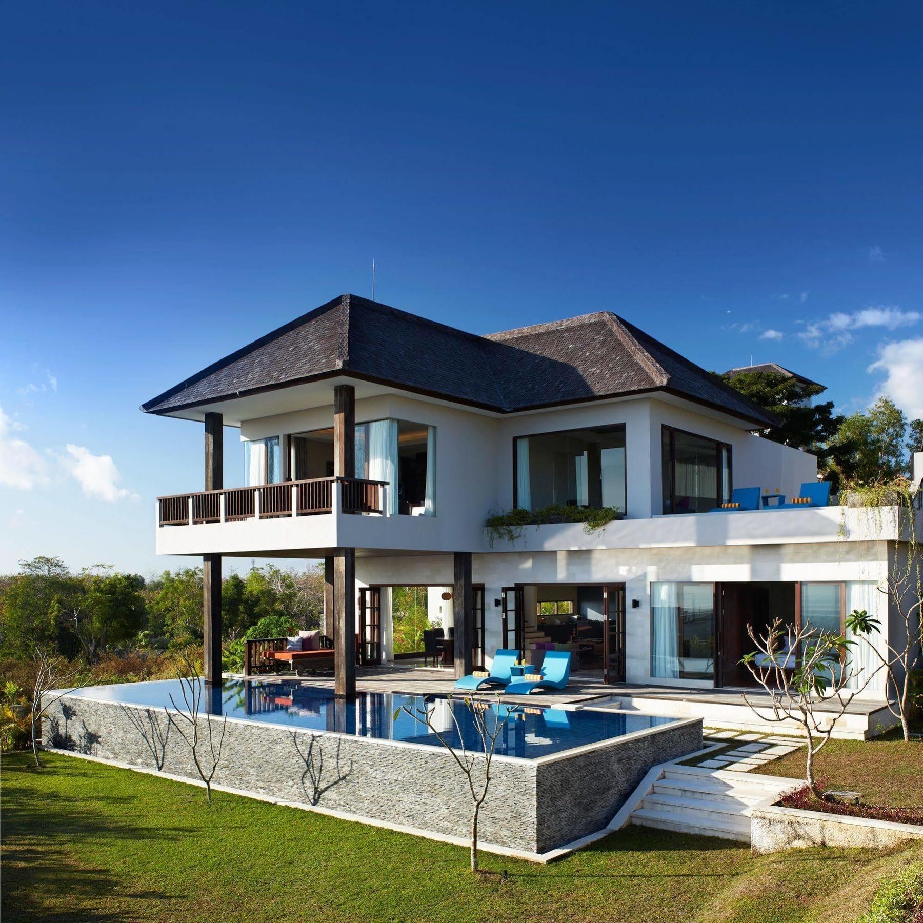 Hotel Sun Island & Kuta 4*